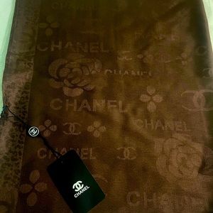 Scarf inspired C-C
